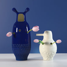 Load image into Gallery viewer, Showtime Vase No.1 - white
