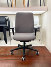 Load image into Gallery viewer, AT Swivel Chair - light grey
